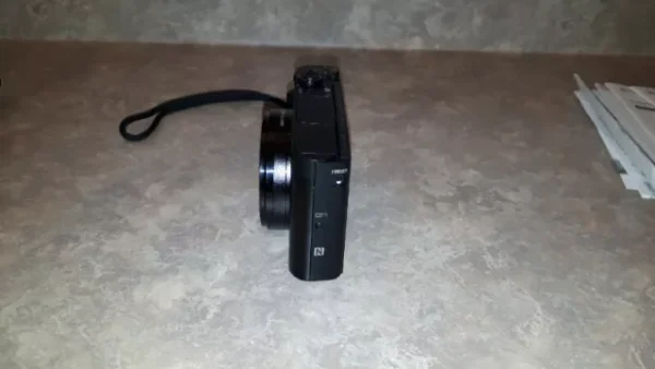 SONY HX80 CAMERA [18.2 MP] [VIEWFINDER] [WiFi] [30X ZOOM] - Image 4