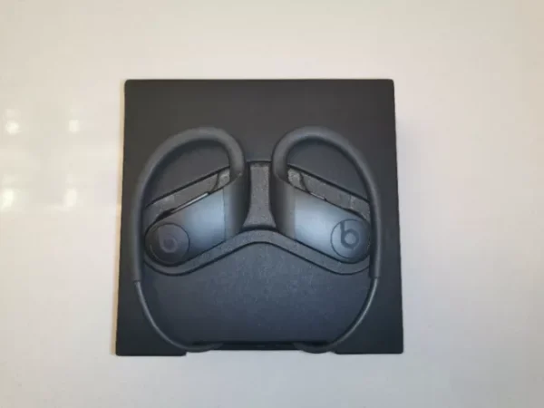 POWERBEATS HIGH PERFORMANCE WIRELESS EARPHONES (4TH GEN) - Image 2
